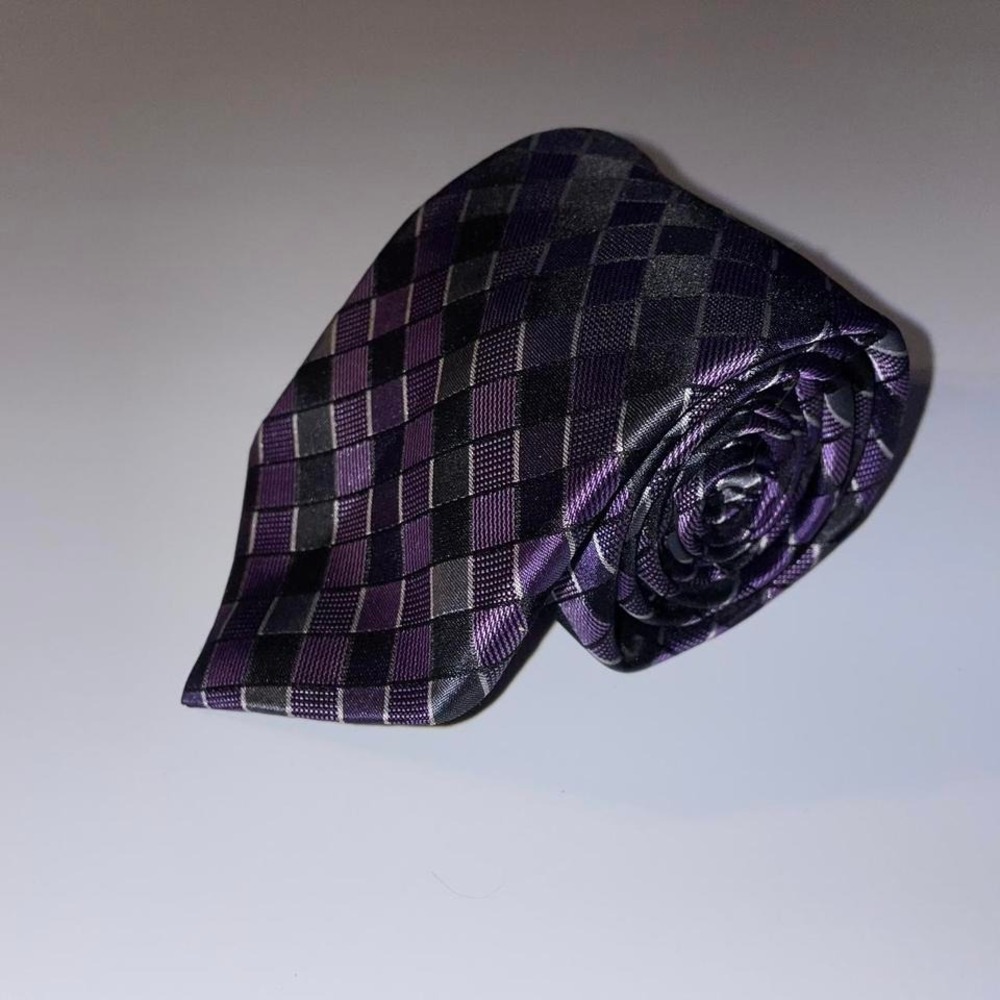 Kenneth Cole aWearNess Purple and black checkered silk tie‎